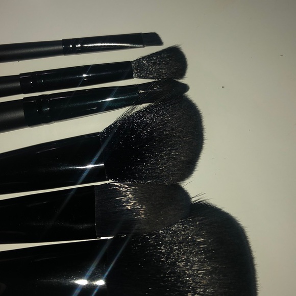 Brand-new makeup brushes - Picture 5 of 5